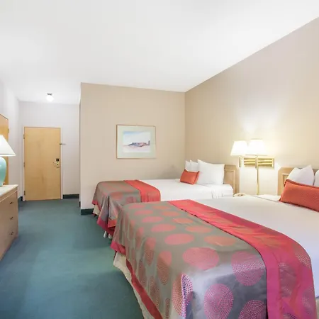 Ramada By Wyndham St George-3