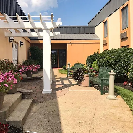 Clarion Hotel & Conference Center Toms River-2