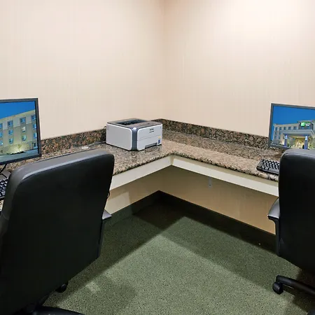 Holiday Inn Express & Suites North-3