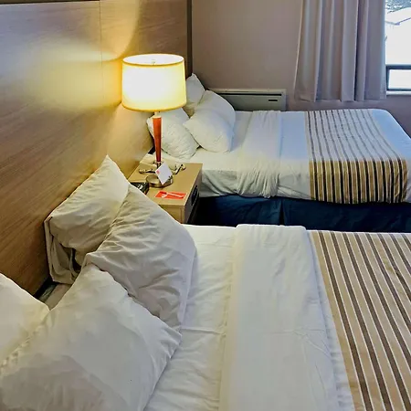 Econo Lodge Airport Quebec-2