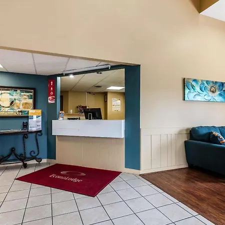 Econo Lodge Inn & Suites Dickson-3