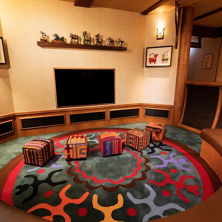 Disney Explorers Lodge-2