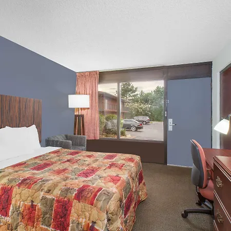 Days Inn By Wyndham Benton-2