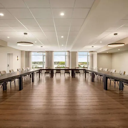 Wyndham Newport Hotel-2