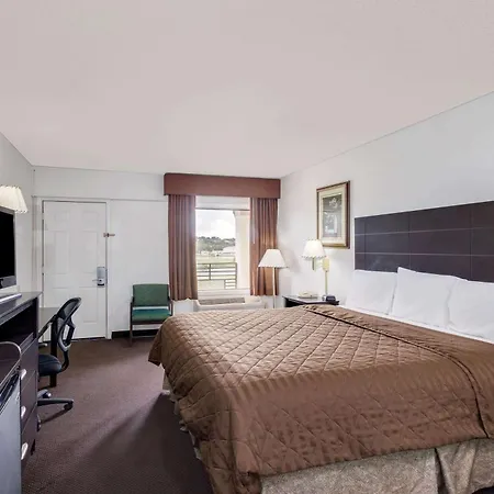 Travelodge By Wyndham Ozona-3