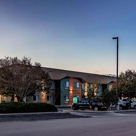 Quality Inn & Suites Pueblo West-2