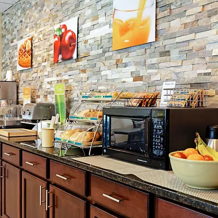Quality Inn & Suites Robbinsville-2