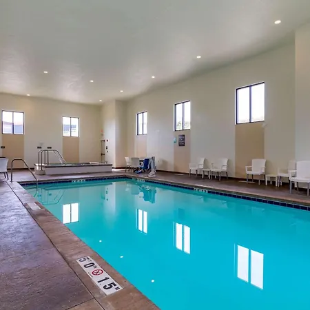 Comfort Inn & Suites Mandan - Bismarck-2