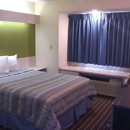 Travelodge By Wyndham Chadron-3