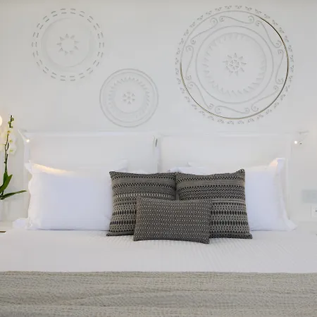 The Island Concept Luxury Boutique Hotel Heated Pool-2