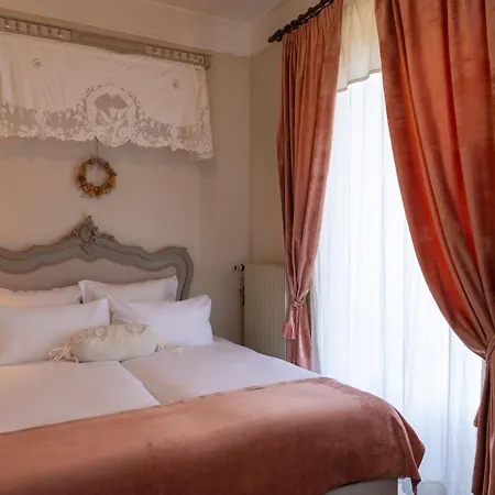 Hotel The Originals Domaine de Beaupré - Room Service Disponible-2