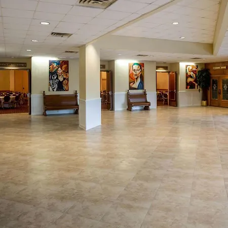 Days Inn & Suites By Wyndham Tallahassee Conf Center I-10-2