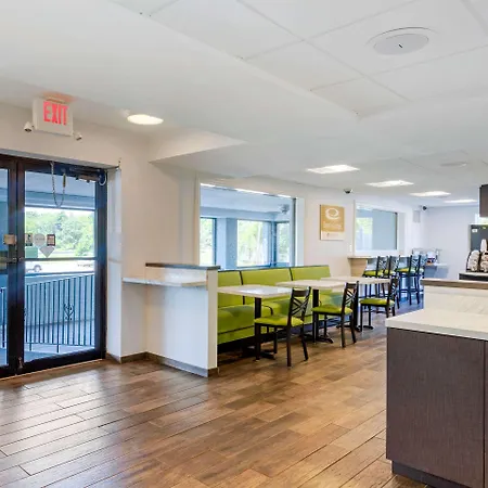 Econo Lodge Hicksville - Long Island-2