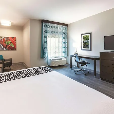 La Quinta By Wyndham Terre Haute-2