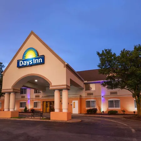Days Inn By Wyndham Milan Sandusky South-3
