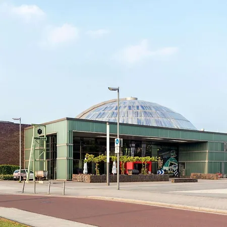 Super 8 by Wyndham Oberhausen am Centro-2