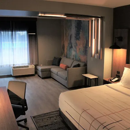 La Quinta Inn & Suites By Wyndham Oxford-2