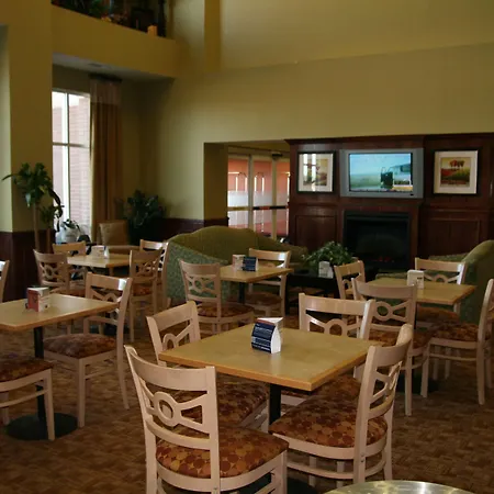 Hampton Inn & Suites Gainesville-3