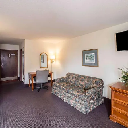 Econo Lodge Marion-3