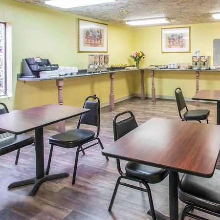 Econo Lodge Marion-2