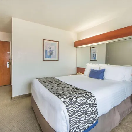 Microtel Inn And Suites By Wyndham Miami Ok-3