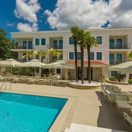 Aparthotel Adeo-3