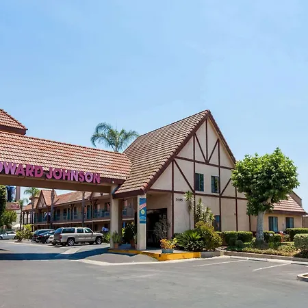 Howard Johnson By Wyndham Norco-2