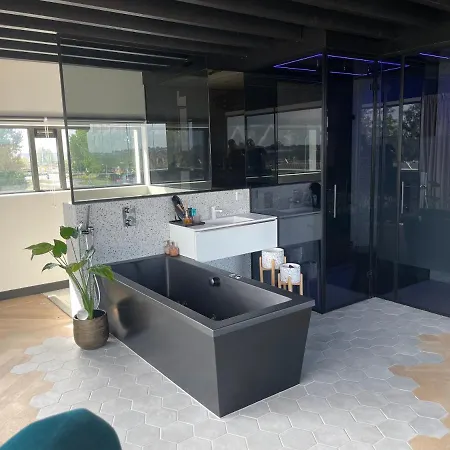 Above And Beyond - Luxe Suite Met Sauna En Stoomdouche-3