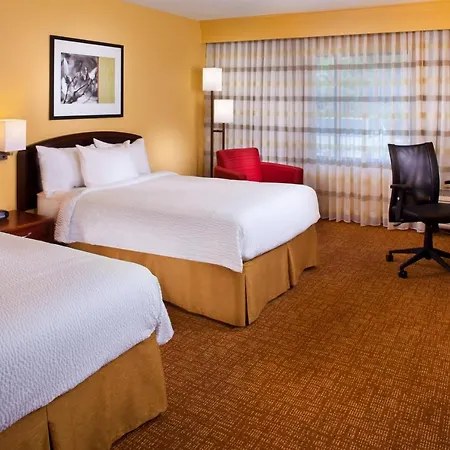 Spark By Hilton Birmingham Colonnade-3