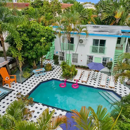 Las Olas Guest House-2