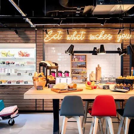 Moxy The Hague-3
