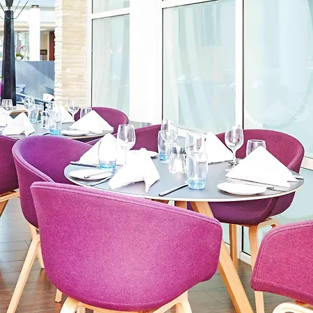Novotel London Heathrow Airport M4 Jct. 4-2