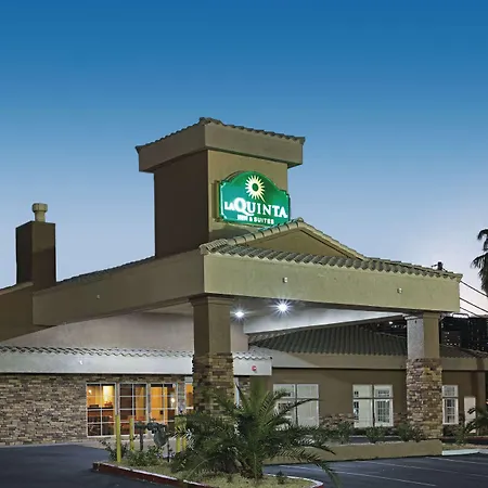 La Quinta Inn & Suites By Wyndham Lv Tropicana Stadium-2