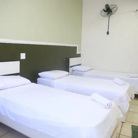 Hotel e Alojamento Jurubatuba-3