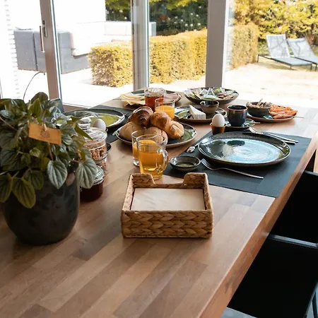 Bed&Wellness Boxtel, luxe kamer met airco en eigen badkamer-2