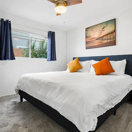 The Green Haven, 1 Minute Walk To The Beach And Restaurants, King Beds, Beach Amenities-3