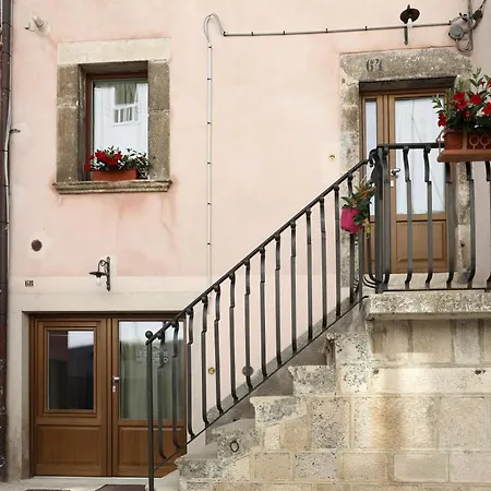 Le dimore nel borgo-3