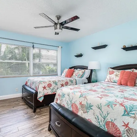 Bluewater Cove Boutique Resort-3