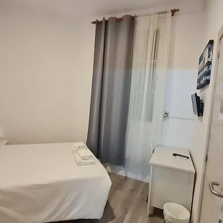 Hostal Eixample-2