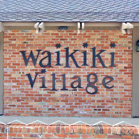 Waikiki Village-3