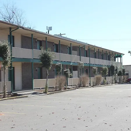 Oak Hill Inn And Suites-3