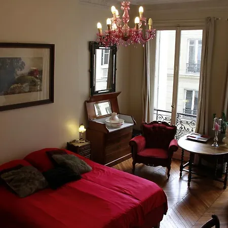 A Room In Paris-3