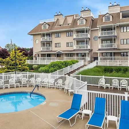 Wellington Resort-2