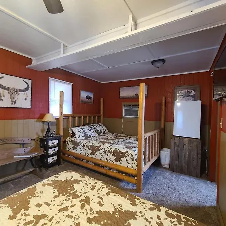 Buffalo Girls Hotel-2