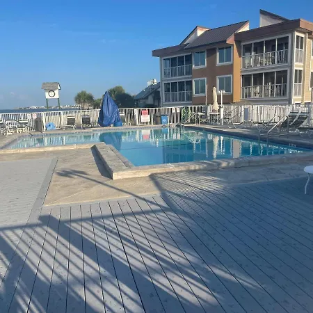 Getaways At Soundside Holiday Beach Resort-3