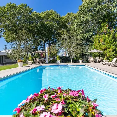 Falmouth Heights Motor Lodge-3