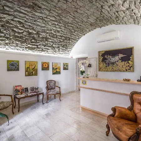 Bosa Queen House-2