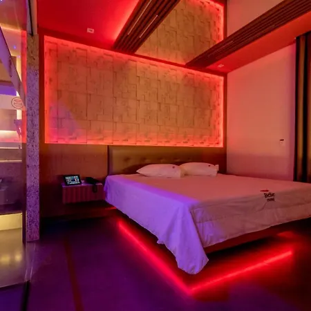 Motel Belle (Adults Only)-3