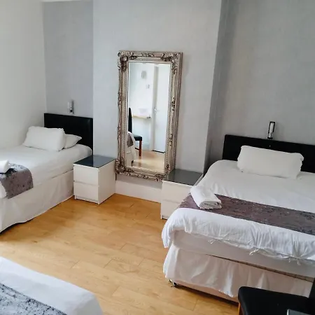 Mayfair Guest House-3