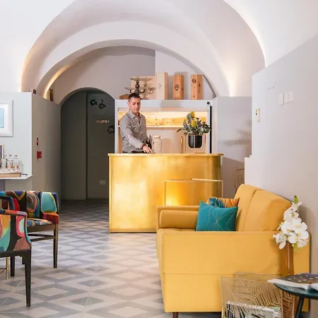 Boutique Hotel De La Ville-2
